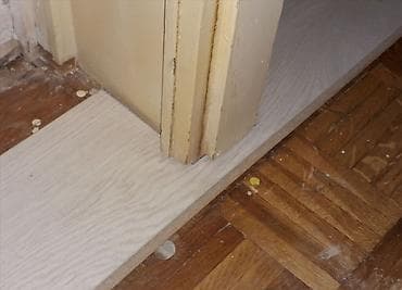 Reklamiranje, štampanje: Postavljanje laminata, vinil ploča sa profesionalnom opremom. Cena — 9