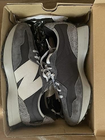 jeftine patike muske: New Balance 327 patike – siva/ugljen kombinacija

Broj: 45 — 4