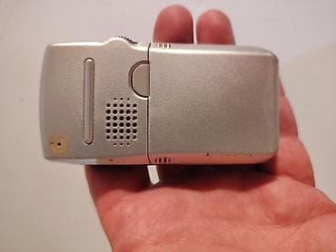 sony linija: Sony CMD-Z7 preklopni mobilni telefon, kao nov, baterija nova, radi na — 2
