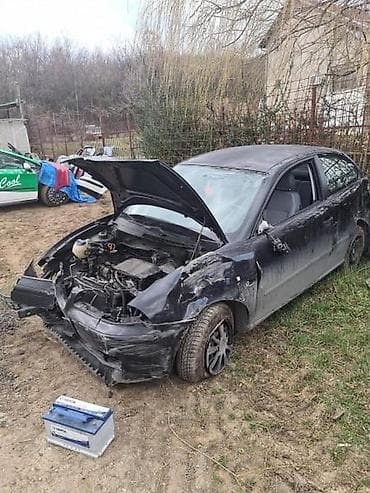 karbon traka: SEAT IBIZA 2004. GOD. - KOMPLETAN AUTO U DELOVIMA | SEAT IBIZA 1.2 — 1