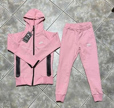 naočare sa podesivom dioptrijom: Nike komplet trenerke – gornji deo sa kapuljačom i donji deo - Model — 4