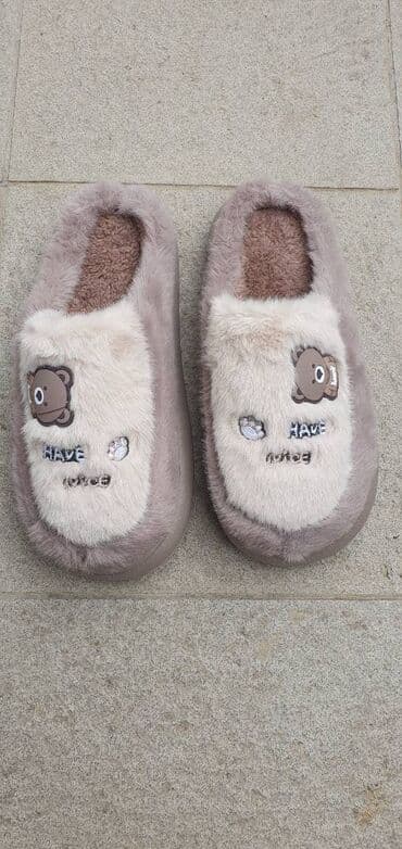 Slippers: Indoor slippers, 42 — 1