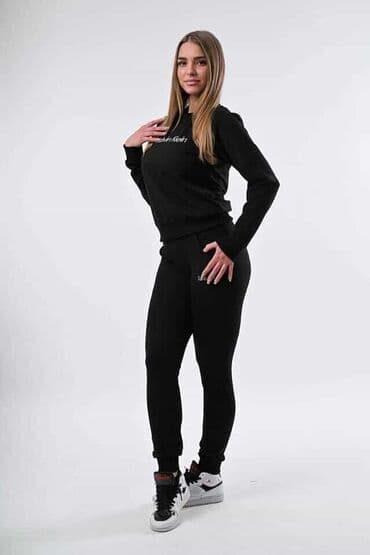 tech fleece zuti: Ženska dukserica žute boje sa dugim rukavima i okruglim izrezom — 9