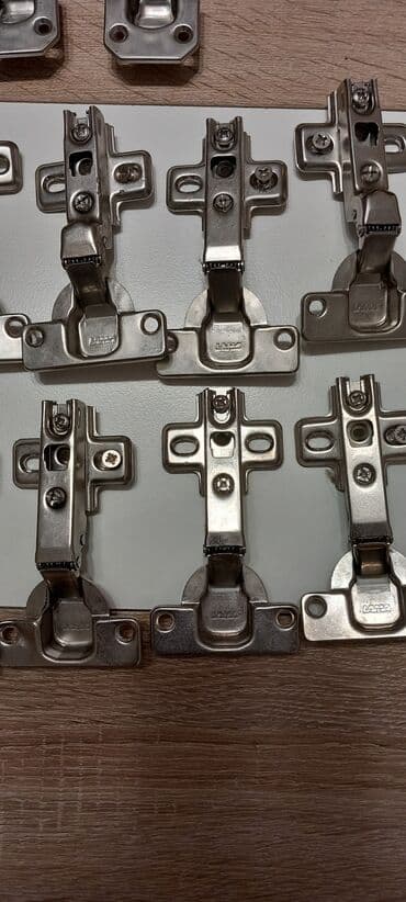 polovan namestaj svilajnac: Šarke za vrataCena za sve — 4