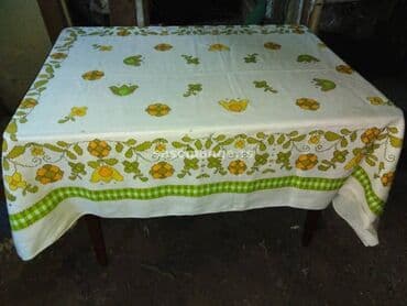 deciji set sto i stolica: Prodajem trpezariski sto sa tri stolice,,dužina stola 135cm širine — 4
