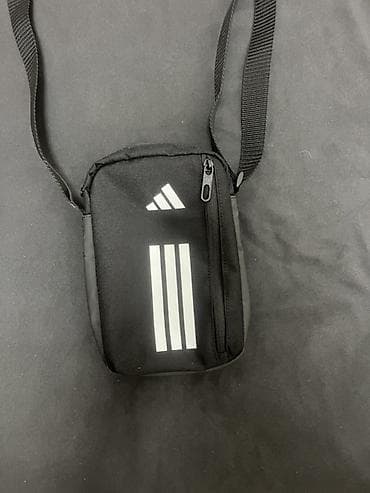 Adidas uniseks torbica preko ramena – kompaktna i praktična - Boja