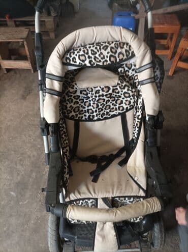 jaknice sa krznom: Dečija kolica marke Lux4kids sa leopard printom. Kolica imaju korpu za — 3
