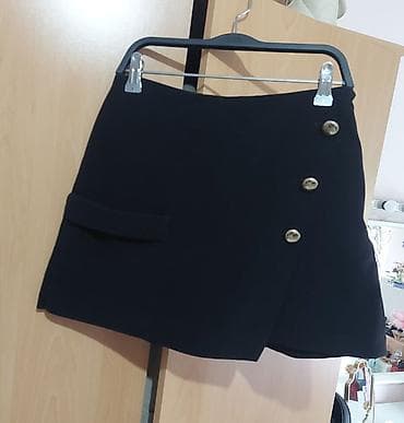 zara zenski sako: Crna ženska suknja-šorts (skort) elegantnog kroja. - Prednji deo — 1