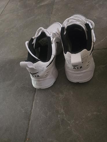 Patike: Nike AIR patike – bele sa crnim detaljima - Sportske patike sa — 1