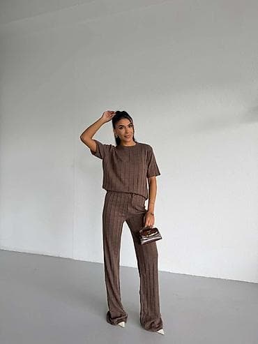 Kancelarijski nameštaj: Komplet
Cena 3200 dinara 
Duzina nogavica 120 cm
Vel uni
V27 — 3