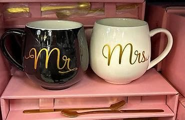 pot za kafu: Set šolja “Mr & Mrs” – elegantan poklon za parove - Dve keramičke — 1
