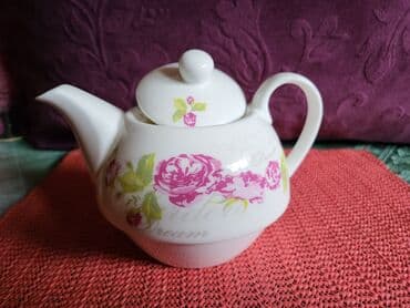 Čajnici: Bokalcic nov porcelanski. Bokal. Visina. 9cm. Duzina celog — 2