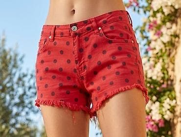 Ženske letnje šorts pantalone na tufne - Model: kratki šorts sa