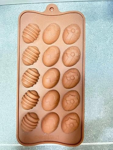 lejzi beg cena: Silikonski kalup 
Cena 700 din po komadu
3kom 1800 din — 2