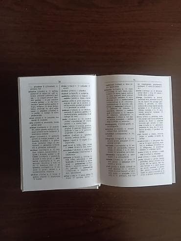 posta trstenik: Engleski rečnik – dvojezični (englesko‑srpski i srpsko‑engleski) - — 2