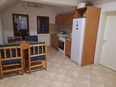 Placevi: Zemun, izdajem sobu Zemun, naselje Nova galenika, izdajem sobu,za — 5