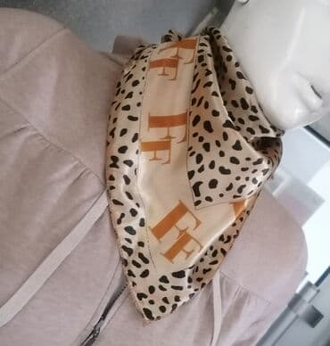 Elegantna svilena marama - Materijal: glatka, sjajna tkanina sa na lalafo.rs Elegantna svilena marama - Materijal: glatka, sjajna tkanina sa