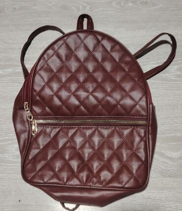 Ženski ranac od eko kože u boji tamnog vina (bordo). - Prednja strana na lalafo.rs Ženski ranac od eko kože u boji tamnog vina (bordo). - Prednja strana