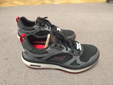 crne lakovane salonke: Skechers GOwalk Workout Walker muške patike za hodanje - Model — 4