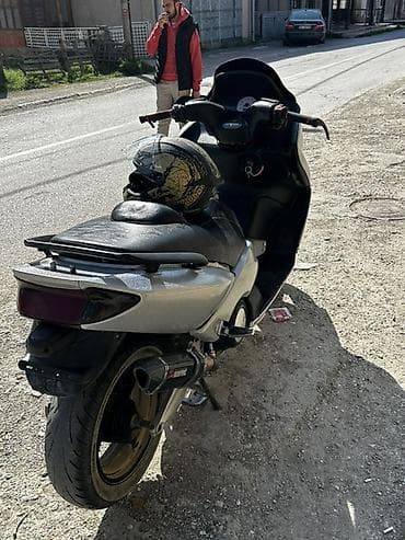 buvljak lazarevac automobili: Skuter Yamaha Tmax 500 Uradjeno kraburatori Zamenjen kais Malosi — 8