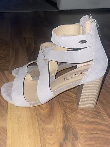 o la la obuca: LASOCKI kožne sandale na blok štiklu u broju 39, odgovaraju i za 40 — 3