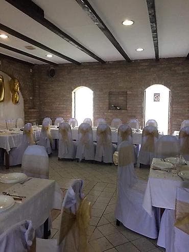 Usluge: Prodajem 300 komada elegantne bele navlake za stolice.
Tel — 6