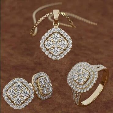 jimmy choo set: Cena:1600din — 1
