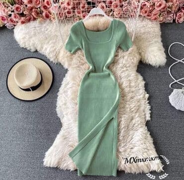 novogodisnje haljine za devojcice: Haljina: 1600 dinara 
2.kom = 2200 dinara — 3