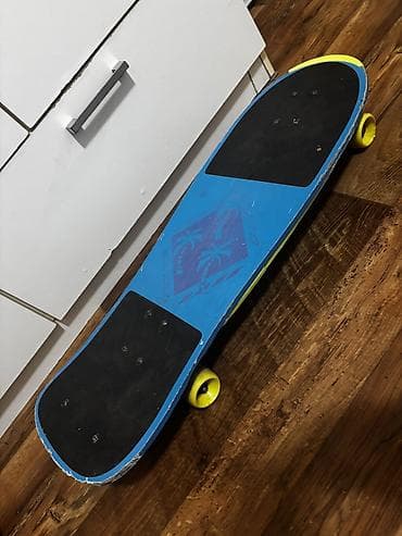 skaj: Skejtbord je potpuno ispravan, u odlicnom je stanju sa sitnim — 3
