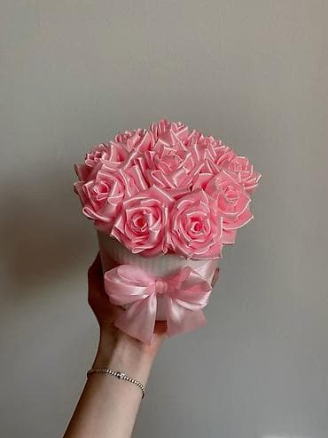 materijal za vez: Aranžman ruža od satenskih traka u dekorativnoj kutiji - Elegantni — 2