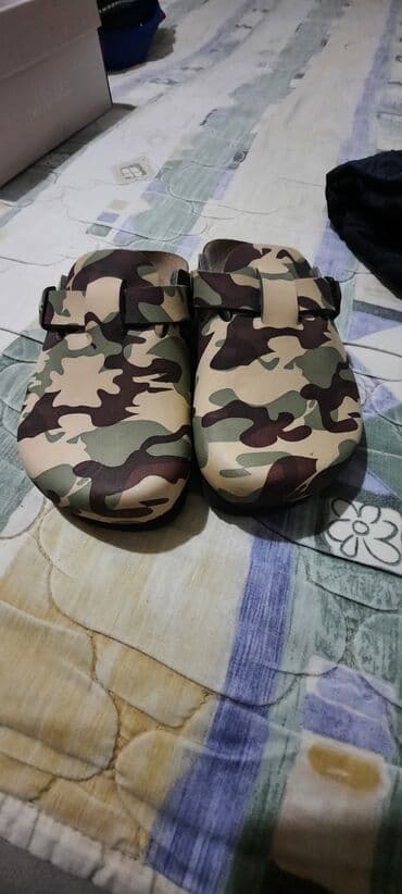 grubin papuce sa dva kaisa: Clogs — 2