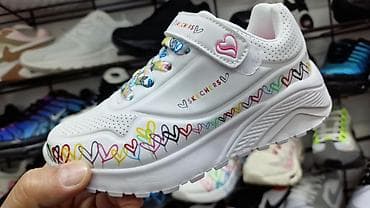 meda kaputi cena: Dečije patike Skechers – model sa platformom i srcima - Dizajn — 4