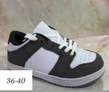venice patike: Patike 
2300 din 
sdo — 10