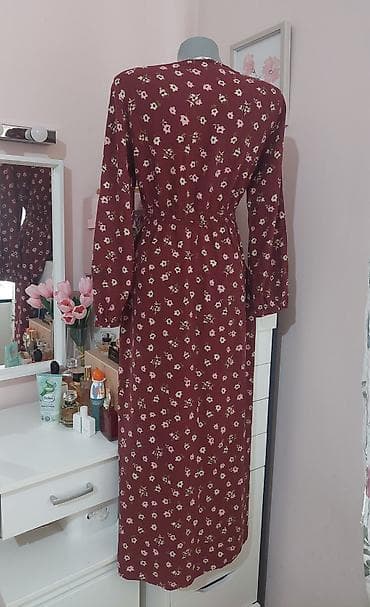 mango crvena haljina: Duga cvetna haljina u boji vina - Kroj: maxi dužina, blago A-linija; — 4