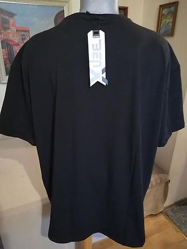 T-shirt color - Black — 4