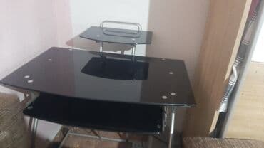 Elegantan sto za računar sa staklenim pločama. - Crno kaljeno staklo na lalafo.rs Elegantan sto za računar sa staklenim pločama. - Crno kaljeno staklo