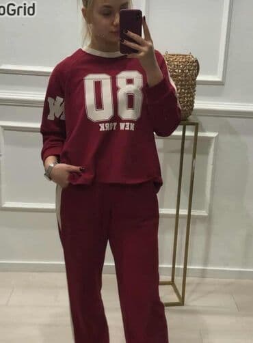 Gornji i donji deo: Ženski komplet dukserica + donji deo trenerke - Model 1: bordo