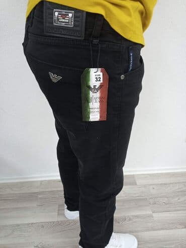 Cena 3200 dinara
Br. Od 31 do 40