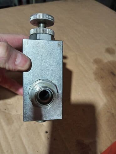 alati prodaja: Regulator protoka ulja nov ne korišćen cwna 200 e, Vetil za kipera — 5