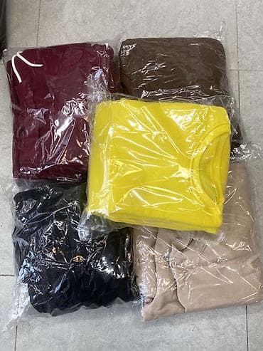 Donji deo: 🔥Ženski termo trenerka komplet – duks + široke pantalone
✅3000 din — 6