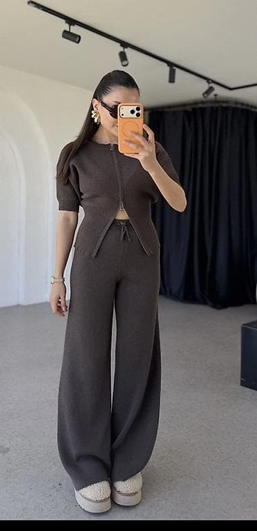 sinsay pantalone: Kompleti 3100 dinara Vel uni Duzina 120 cm pantalone Crna braon siva — 3