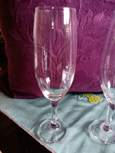 swarovski case za vino cena: Case nove visoke za vino. Komada.6. Visina. 18cm — 3