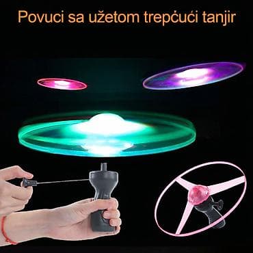 coca cola kamion igracka: Nov svetleći leteći disk. Ima tri LED boje crvena, zelena i plava — 2