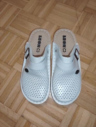 Flat shoes: Clogs, Leon, 39 — 1