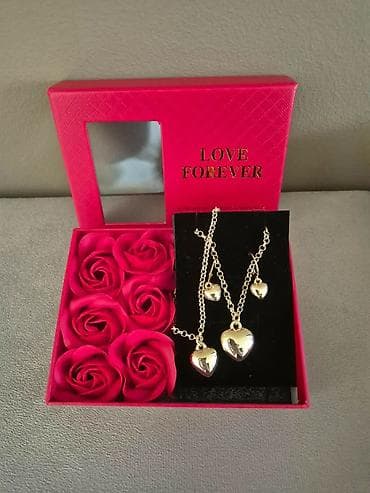 Lične stvari: Elegantan poklon set nakita u luksuznoj roze kutiji sa mirisnim — 9