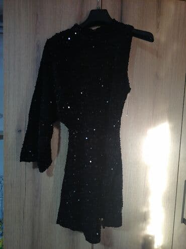 Haljina nova sa etiketom. Mekana i sjackava novogodišnja. Jedno rame na lalafo.rs Haljina nova sa etiketom. Mekana i sjackava novogodišnja. Jedno rame