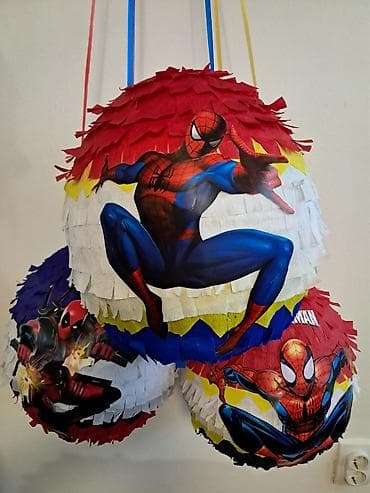 komplet odela: Tematske pinjate – Spider‑Man i Deadpool - Ručno izrađene, okrugle — 3