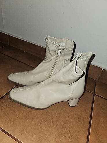 Ženske kratke čizme – bež/ekru - Model: kratke čizme do članka sa na lalafo.rs Ženske kratke čizme – bež/ekru - Model: kratke čizme do članka sa