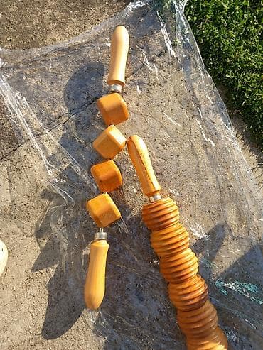 red bull frizider mini: Drvene ručne masažere – set Opis: - Dva masažera od lakiranog drveta — 4