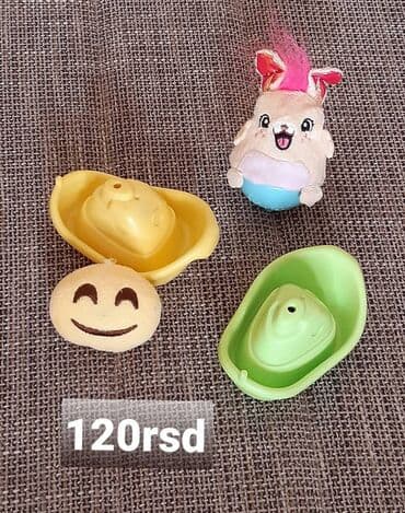 set za crtanje za decu: Set malih igračaka/figurica: - 2 plastična čamčića (žuti i zeleni) — 1